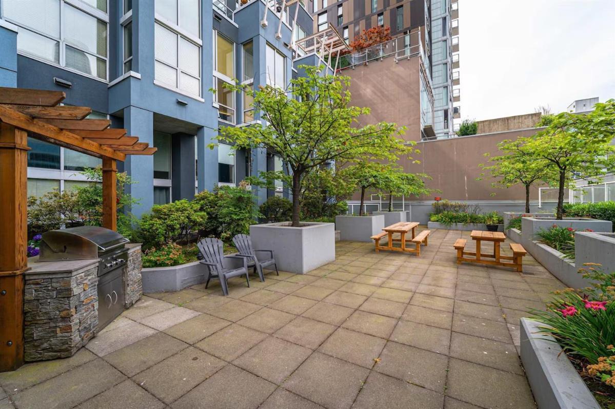 The Downtown Nest Apartment Vancouver Exterior photo